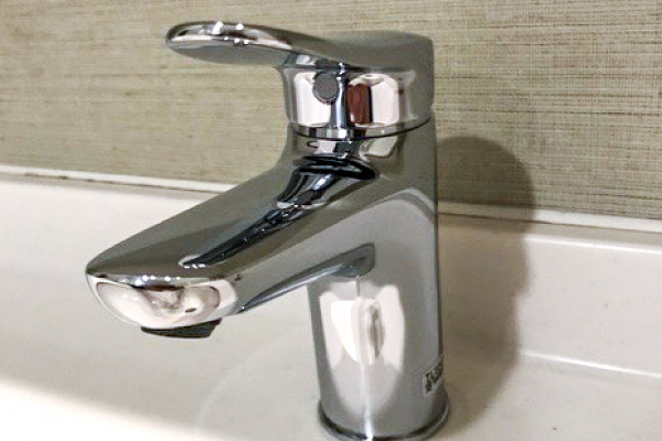 洗面台の水栓交換イメージ